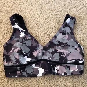 V neck sports bra